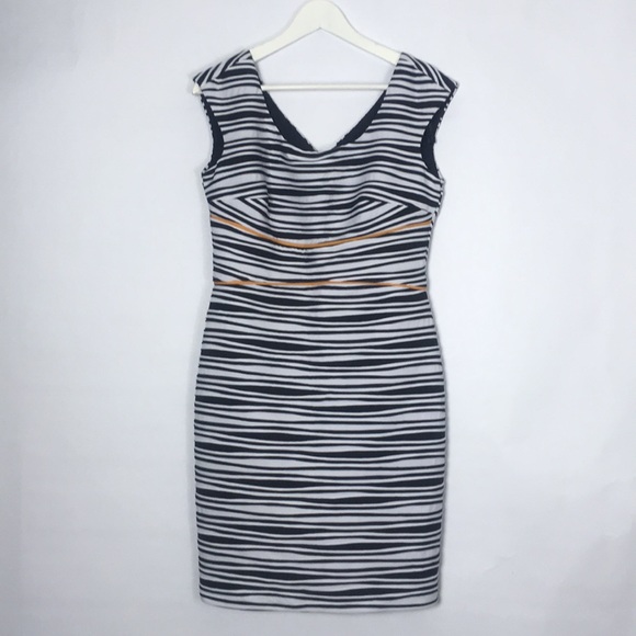 Donna Ricco, sz 6 - Picture 3 of 8